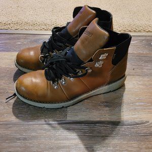 danner vertigo 917 5" boot 9.5 light Brown